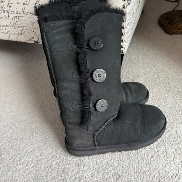 Ugg Black Bailey Button Triplet - Picture 3 of 4